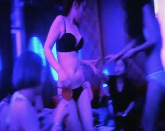 央视曝光伴游内情：白天陪玩早晨陪睡(图)