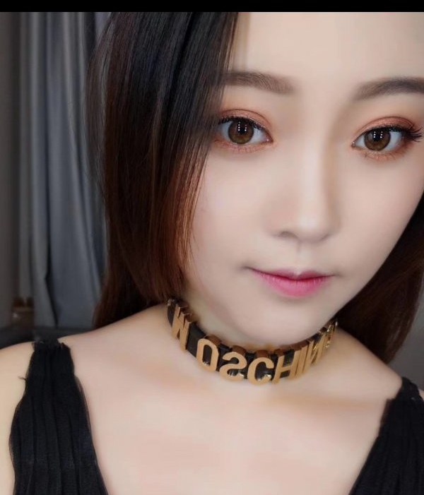 女大先生白天陪玩早晨陪睡，被人“包月”做伴