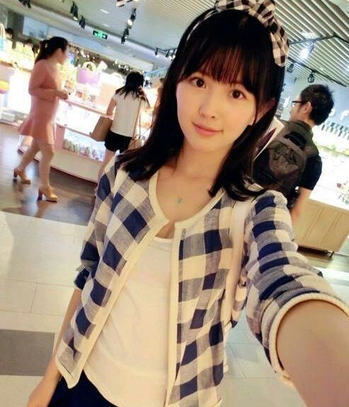 女大先生白天陪玩早晨陪睡，被人“包月”做伴